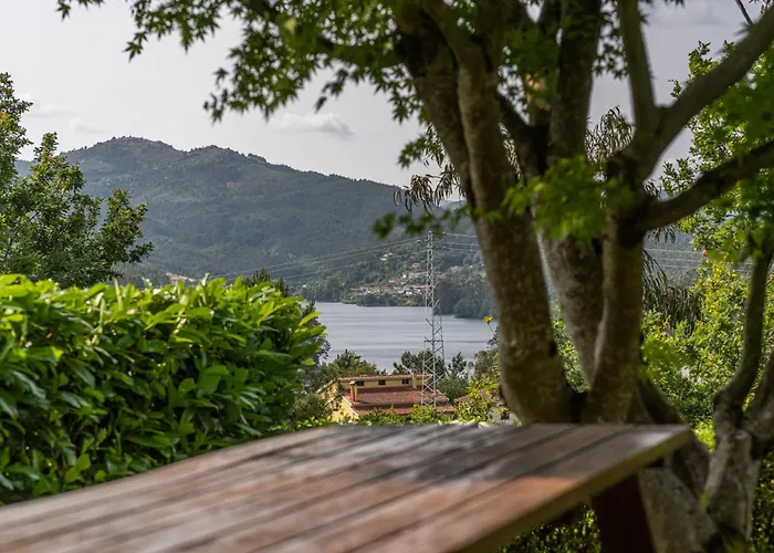 Вилла Refugio Do Ermal